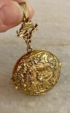 Bellissimo ciondolo medaglione