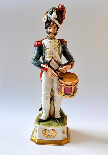 Statua militare batterista