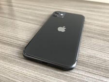 Apple iPhone 11 - 64 GB -