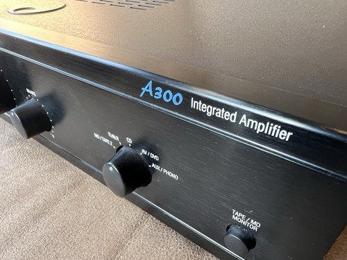 Amplificatore stereo integrato