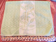 Vtg Crocheted Edge Lt Green Cannon Color Guaranteed Sculpted Floral Hand Towel
