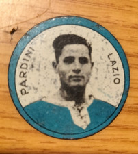 FIGURINA  GETTONE METALLICO DEA-LAZIO PARDINI /COLPO DI TESTA-ANTEGUERRA ANNI 30