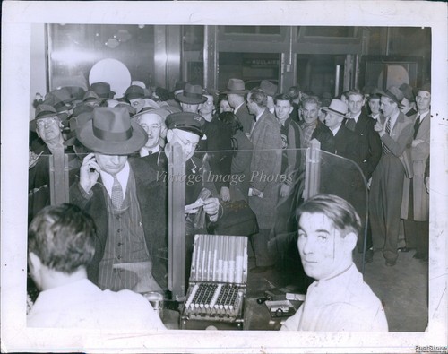 1942 photo crowds - 1942,