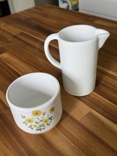 contenitori di latte e zucchero