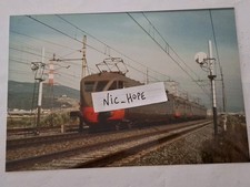 Fotografia Elettromotrice FS ALe 880 e rimorchi in transito 