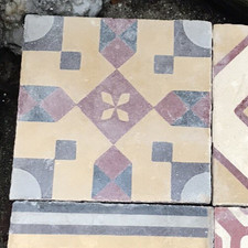 Piastrella da pavimento antica