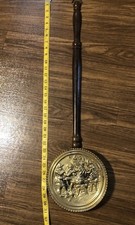 Antico scaldaletto inglese in ottone con legno...