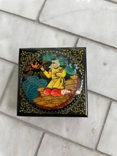 Scatola in legno dipinta e