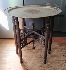 Antico tavolino pieghevole