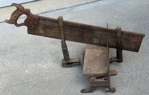Antica scatola seghetto
