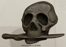 RSI BB.NN. BRIGATE NERE FREGIO PER COPRICAPO TESCHIO CON PUGNALE RSI 1943.1945