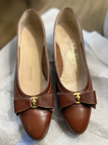 Pompa ferragamo marrone - pompa,