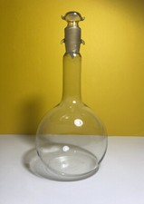 Vecchia bottiglia in vetro soffiato