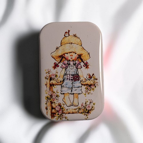 Sarah kay bambina con cappello - sarah,