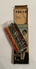 Pastelli Matite No distintivo