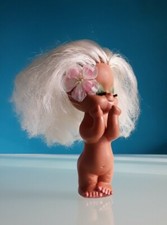 Bambola di gomma, vintage, Made in Hong Kong, capelli biondi, altezza 16 cm.