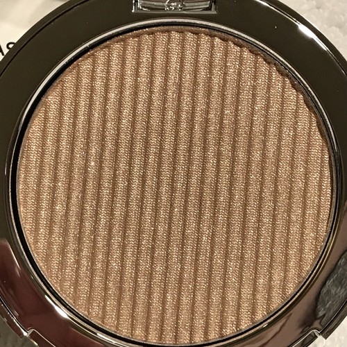 The estee edit illuminatore - 01,