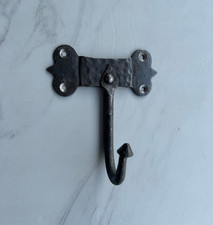 Appendiabiti stile vintage in ferro battuto forgiato a mano con un grande...