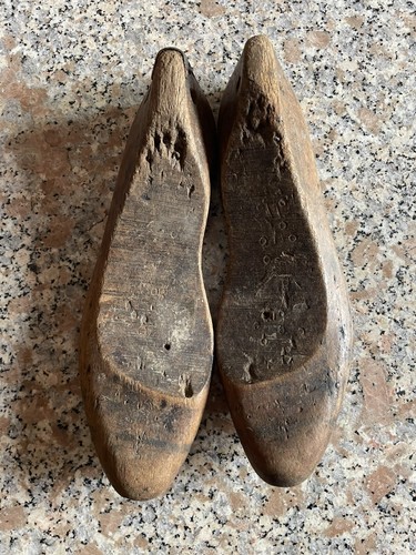 Scarpe piede legno antiche