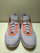 Nike LeBron 20 basse viola e