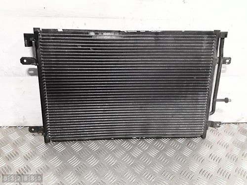 Audi 2005 radiatore - b7,