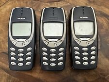 Lotto di 3 Cellulari Nokia 3310 - Modello: NHM 5NX e NHM  Per parti di ricambio