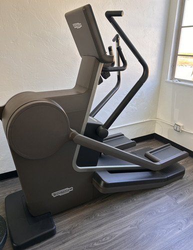 Technogym elliptical artis - technogym,