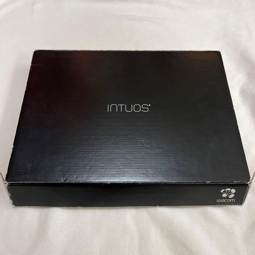 Wacom intuos medium - pen, tablet