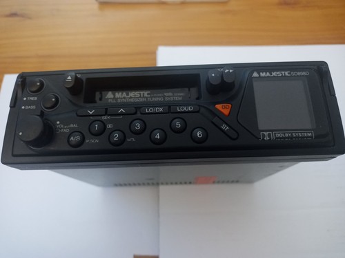 Autoradio estraibile - , a