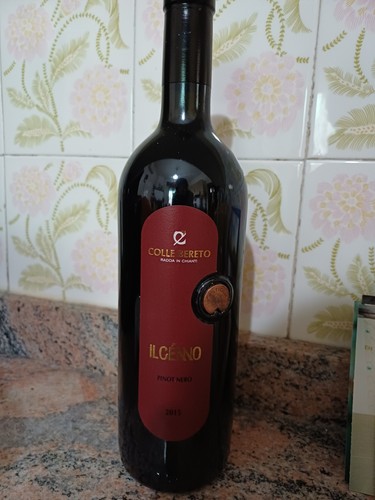 Vino colle bereto ilcenno - vino,