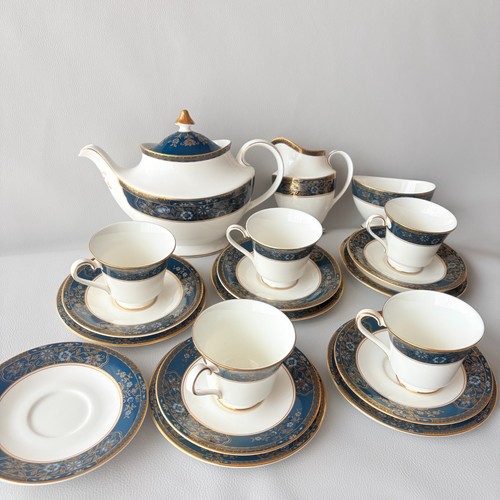 Royal doulton carlyle set - doulton,