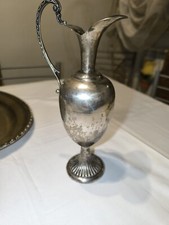 Vaso per l'acqua antico in argento