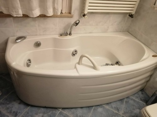 Vasca idromassaggio jacuzzi - idromassaggio,