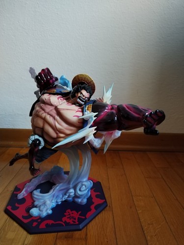 Megahouse portrait of - megahouse, p.o.p