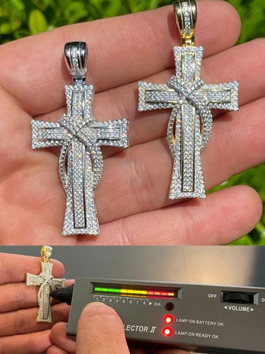 Collana con ciondolo croce