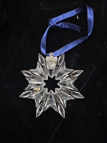 Ornamento annuale fiocco - , di