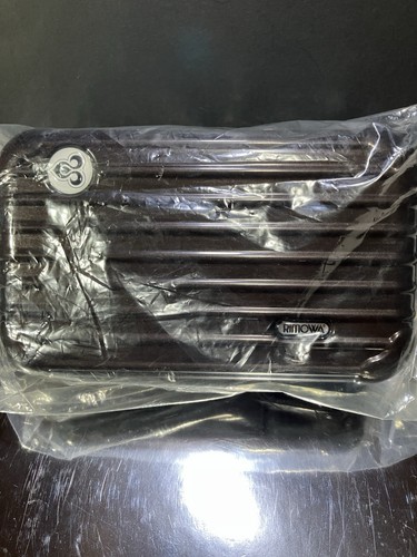 Rimowa thai airways first - thai,