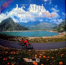 Le Alpi dall'alba al tramonto.