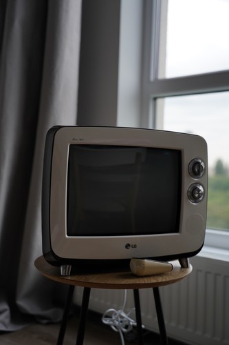 Retro style crt - lg,