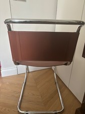 sedie riproduzione della famosa sedia di design MR10 di Knoll,  in vera pelle