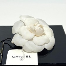 CHANEL Spilla Fiore di Camelia