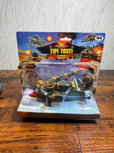 Tipi tosti military muscle man - military,