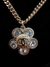 Collana Chanel logo fiore