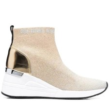 Nuove scarpe sneakers Michael