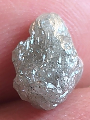 Diamante grezzo naturale non