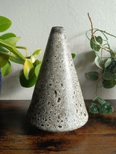 Vaso conico in ceramica