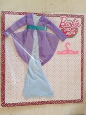 BARBIE BAMBOLA BARBIE GIOCA