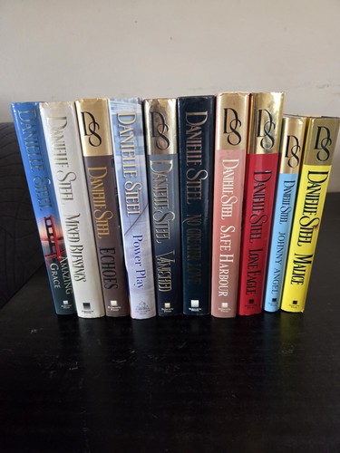 Danielle steel lot - lot, of