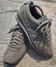 Rare scarpe da ginnastica