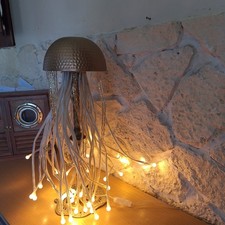 Lampe méduse, insolite